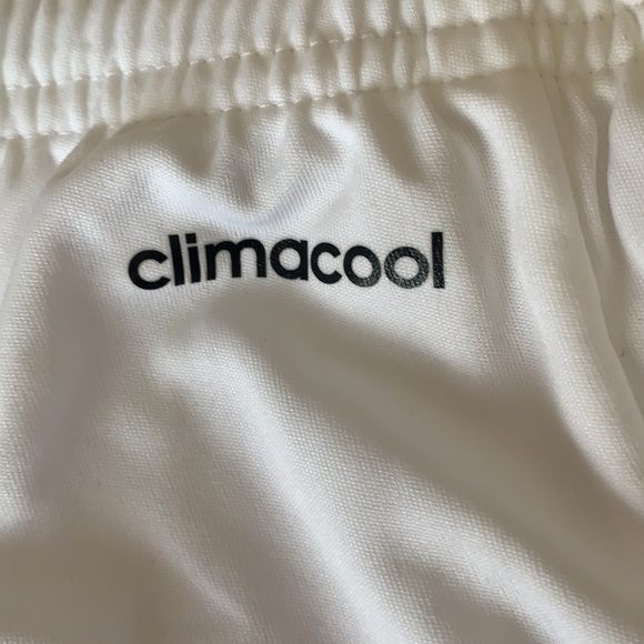 Shorts - Picture 3 of 6